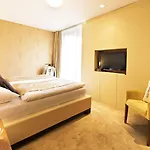 Mama's Design & Boutique Hotel 4*