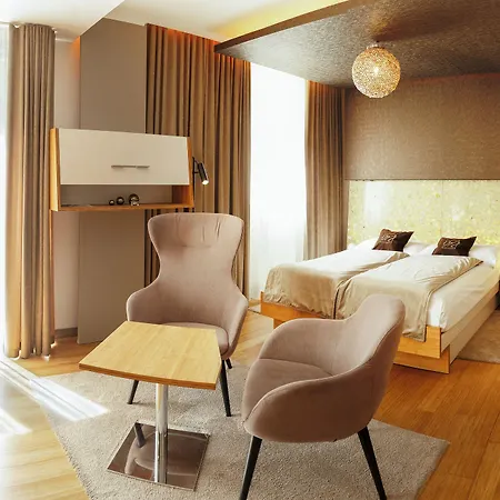 Mama's Design & Boutique