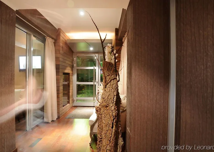 Mama's Design & Boutique 4*