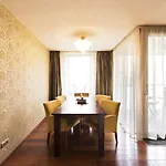 Mama's Design & Boutique 4*