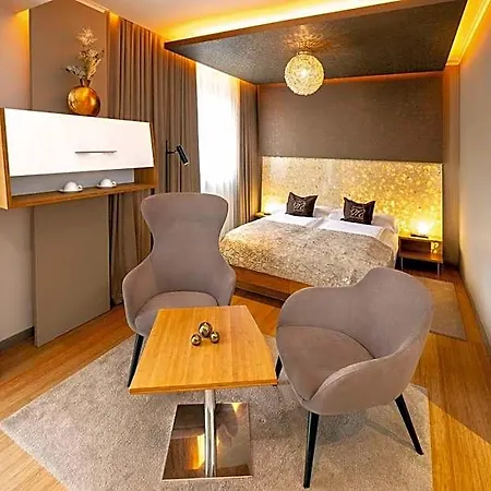 Mama's Design & Boutique 4*