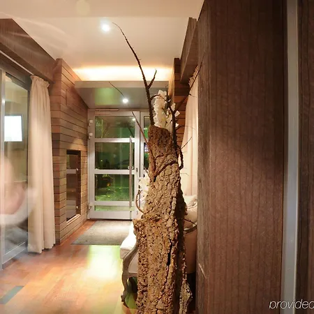 Mama's Design & Boutique 4*