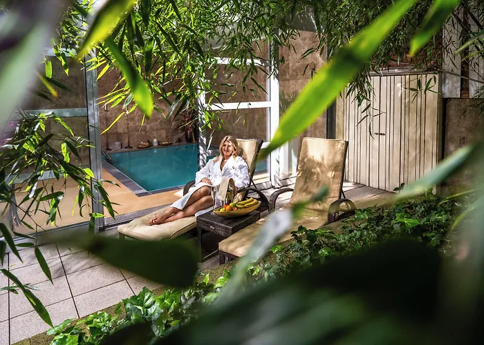 Mama's Design & Boutique 4*