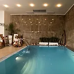 Mama's Design & Boutique 4* Братислава